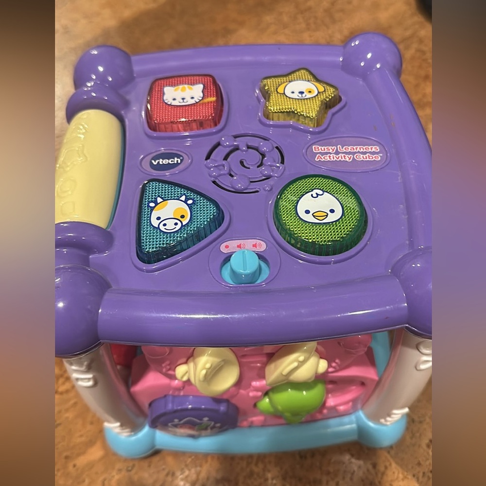 VTech Busy Learners Activity Cube, Purple